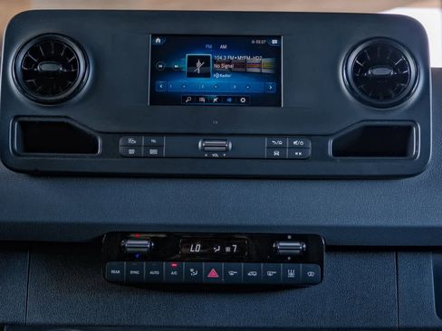 Used 2024 Mercedes-Benz Sprinter 2500 image 14