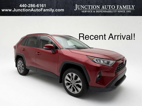 Used 2019 Toyota RAV4 XLE Premium w/ Cold Weather Package AWD/4WD image 1
