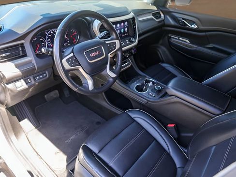 Used 2022 GMC Acadia Denali w/ Denali Ultimate Package image 10
