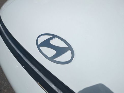 New 2026 Hyundai Kona SEL Premium FWD image 13
