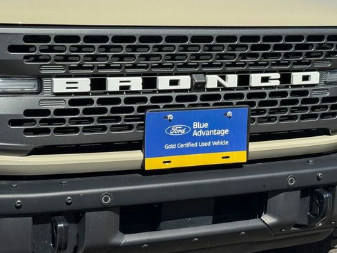 Certified 2025 Ford Bronco Badlands w/ Sasquatch Package AWD/4WD image 9