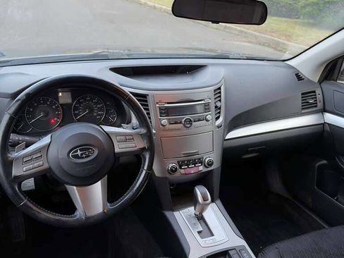 Used 2011 Subaru Outback 2.5i Premium w/ All-Weather Pkg image 19