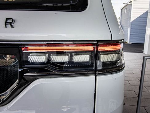 Used 2022 Jeep Grand Wagoneer Series II image 16