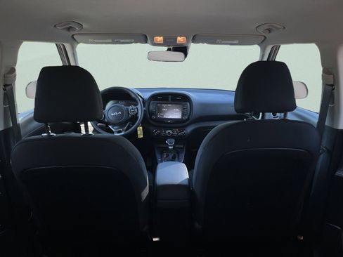Used 2025 Kia Soul LX w/ LX Technology Package FWD image 12