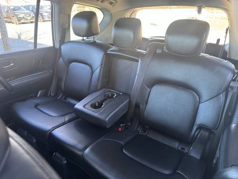 Used 2022 Nissan Armada SV image 22