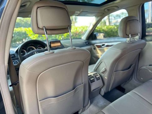 Used 2010 Mercedes-Benz C 300 C 300 Luxury 4MATIC AWD 4dr Se image 15