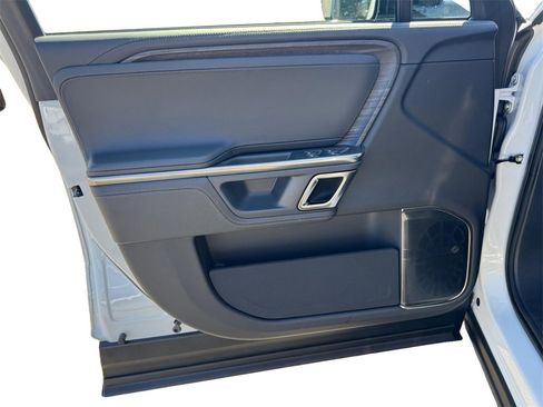 Used 2023 Rivian R1S Adventure image 10