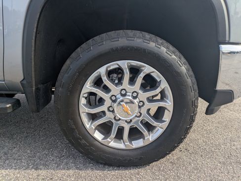 Used 2024 Chevrolet Silverado 2500 LTZ w/ LTZ Premium Package image 11