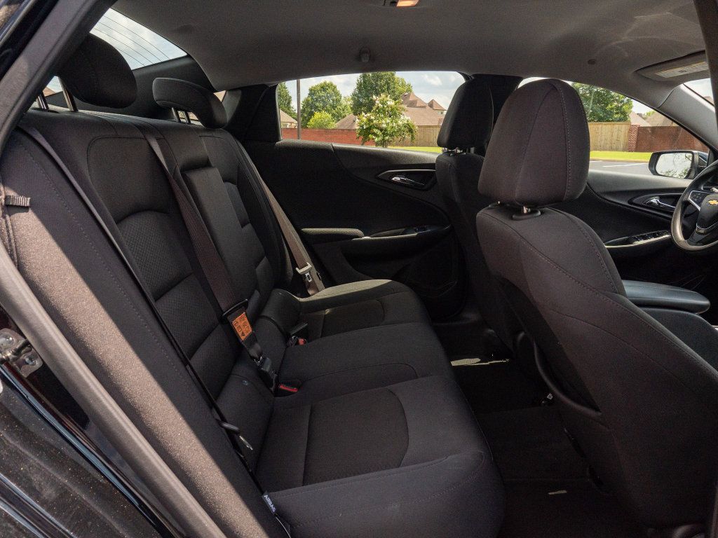 Used 2025 Chevrolet Malibu LT FWD image 18