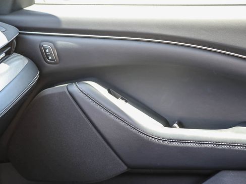 Used 2022 Ford Mustang Mach-E Select RWD image 19