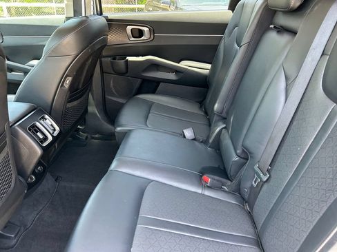 Used 2021 Kia Sorento S w/ Panoramic Sunroof Package FWD image 16