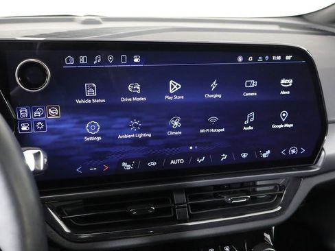 Used 2024 Chevrolet Equinox EV RS image 29