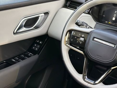 Used 2025 Land Rover Range Rover Velar Dynamic SE image 22