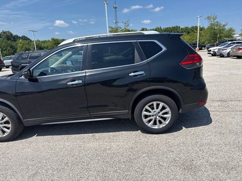 Used 2017 Nissan Rogue SV AWD/4WD image 7