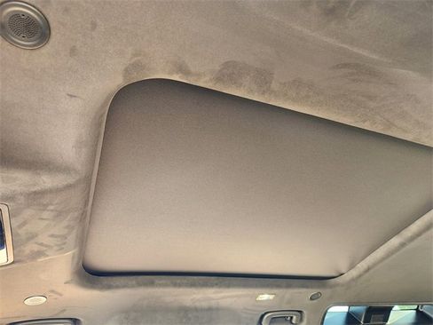 New 2026 Land Rover Defender 110 OCTA image 18