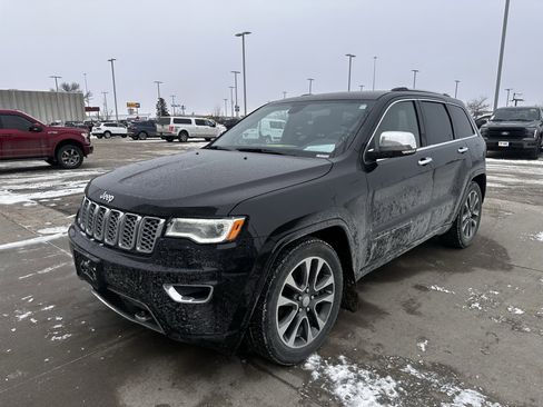 Used 2018 Jeep Grand Cherokee Overland image 2