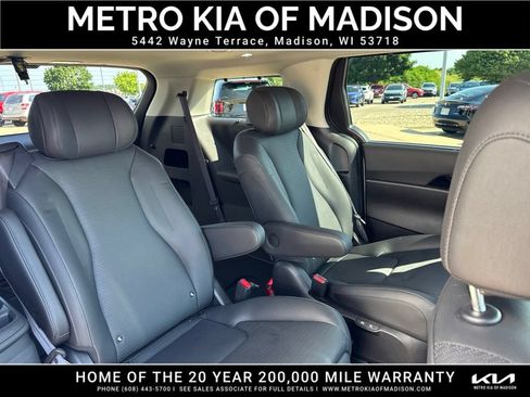 Used 2025 Kia Carnival SX Prestige FWD image 37
