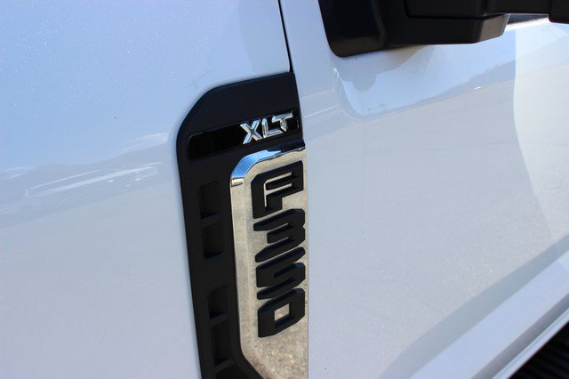 Used 2024 Ford F350 XLT w/ FX4 Off-Road Package AWD/4WD image 2
