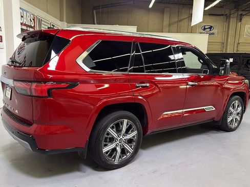 Used 2023 Toyota Sequoia Capstone AWD/4WD image 10