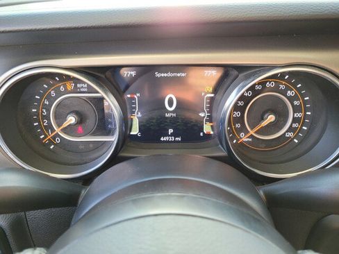 Used 2021 Jeep Gladiator Sport image 28