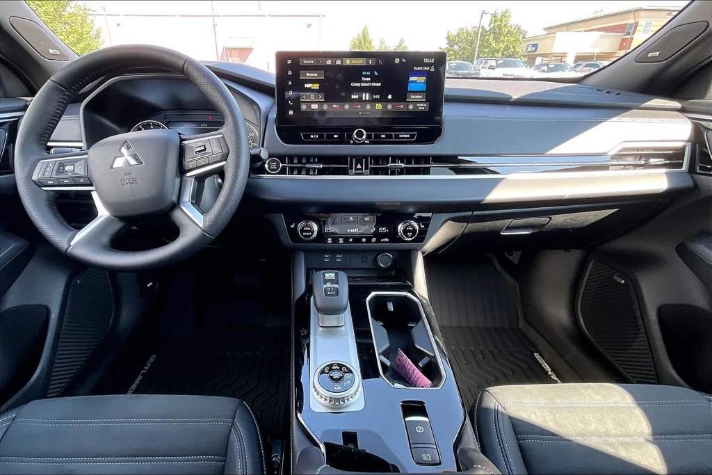 Used 2026 Mitsubishi Outlander LE AWD/4WD image 14