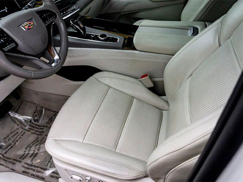 Used 2023 Cadillac Escalade Sport Platinum image 14