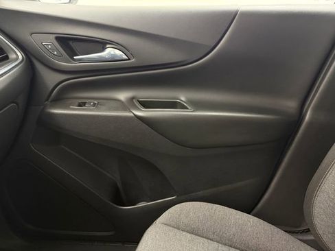 Used 2022 Chevrolet Equinox LT AWD/4WD image 25