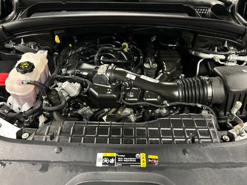 Used 2023 Jeep Grand Cherokee Laredo image 26