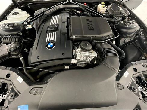 Used 2010 BMW Z4 sDrive35i image 10