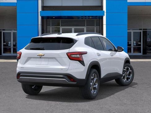 New 2026 Chevrolet Trax LT w/ Sunroof Package FWD image 4