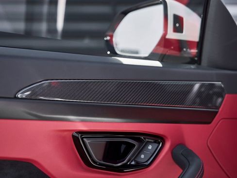 Used 2024 Lamborghini Urus S image 33