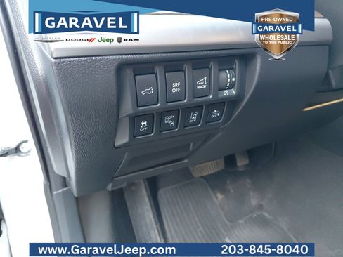 Used 2017 Subaru Outback 3.6R Touring image 25