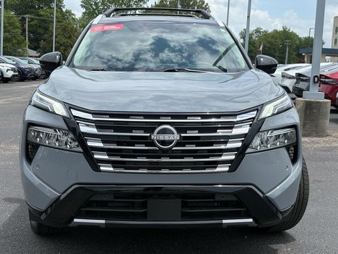 Used 2026 Nissan Rogue Platinum w/ Platinum Premium Package AWD/4WD image 2