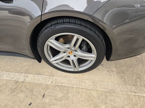 Used 2018 Porsche Panamera 4S image 8