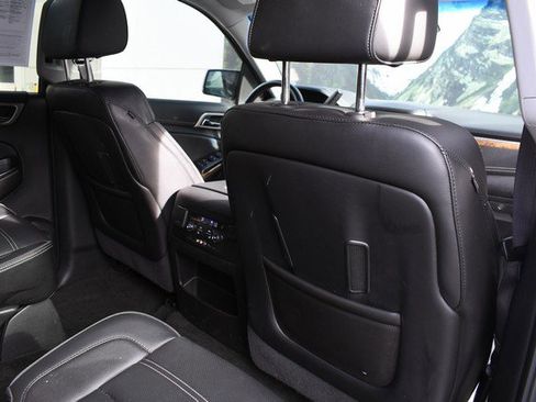 Used 2016 GMC Yukon Denali w/ Open Road Package image 28