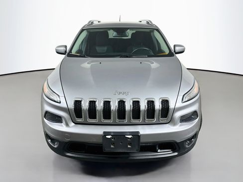 Used 2014 Jeep Cherokee Latitude w/ Cold Weather Group FWD image 2