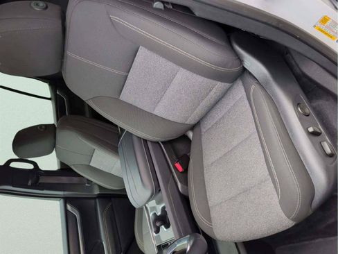 Used 2025 GMC Acadia Elevation FWD image 9