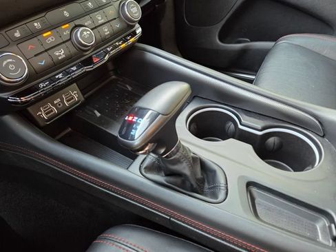 Used 2025 Dodge Durango GT AWD/4WD image 35