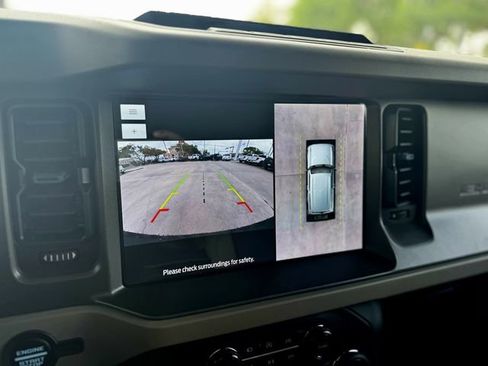 Used 2024 Ford Bronco Wildtrak image 12