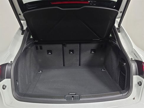 Used 2025 Porsche Macan GTS image 25