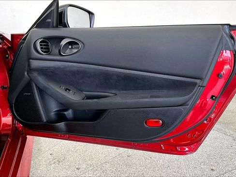 Used 2024 Nissan Z NISMO w/ Floor Mat Package image 20