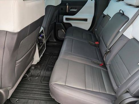 Used 2024 GMC Hummer EV 3X image 17