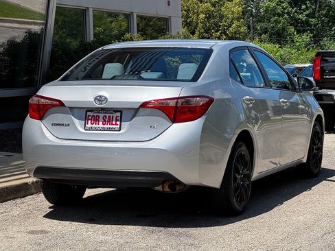 Used 2017 Toyota Corolla LE FWD image 4