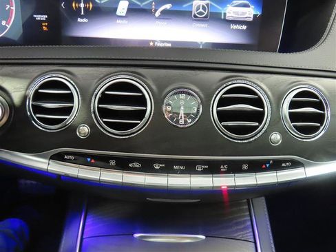 Used 2018 Mercedes-Benz S 560 Sedan image 30