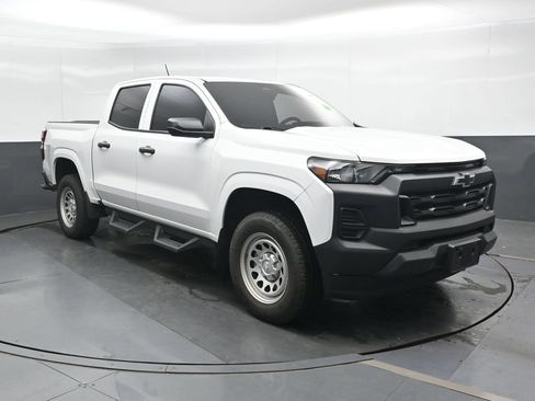 Used 2023 Chevrolet Colorado W/T w/ WT Convenience Package II RWD image 4
