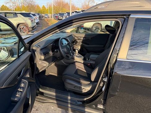 Used 2022 Subaru Outback Premium image 11