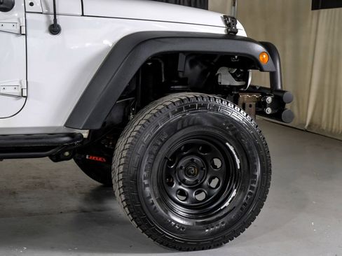 Used 2018 Jeep Wrangler Sport image 7