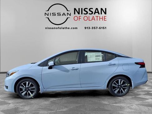 New 2025 Nissan Versa SV w/ Trunk Package FWD image 17
