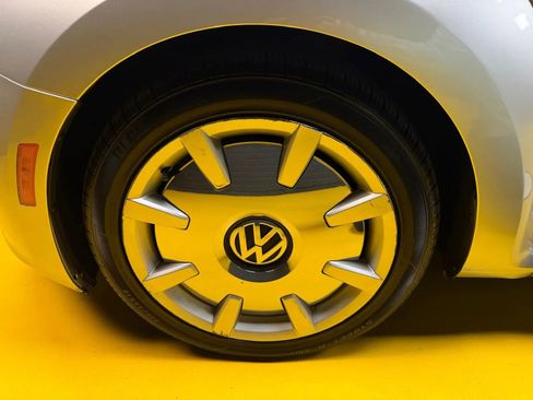 Used 2013 Volkswagen Beetle 2.5 FWD image 7