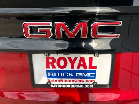 Used 2026 GMC Acadia Elevation w/ Elevation Premium Package FWD image 32